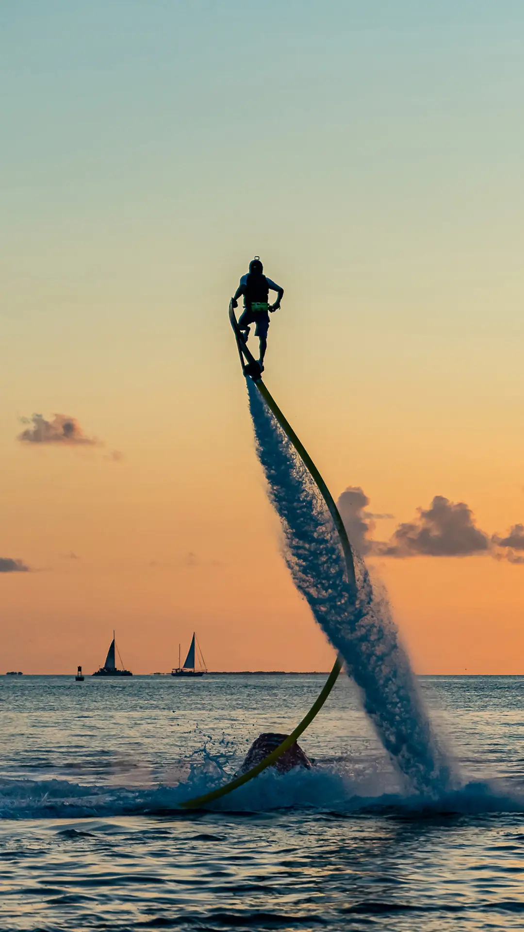 刺激的海上运动壁纸-锐景创意