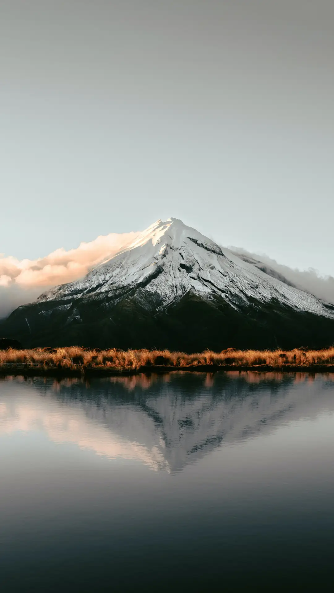 巍峨的山脉-锐景创意 - Screenshot 1