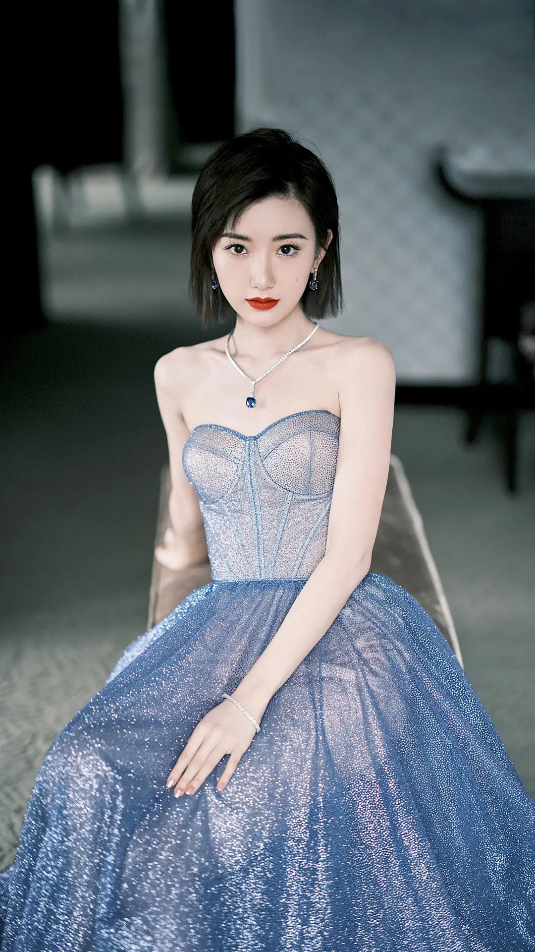 毛晓彤红唇娇艳