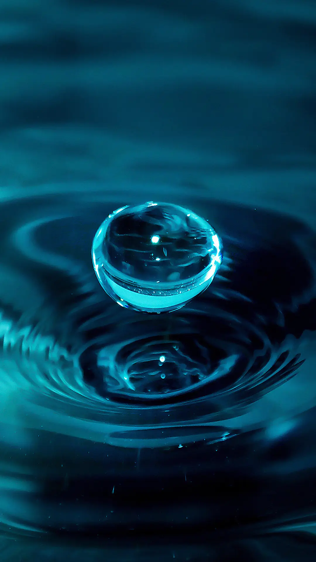 水滴-【视觉中国】