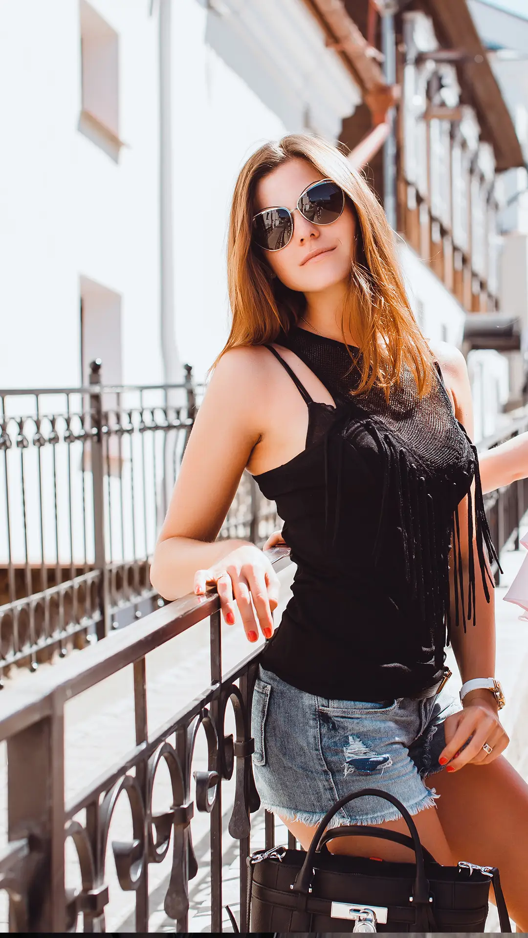 阳光活力的美女写真-锐景创意 - Screenshot 1