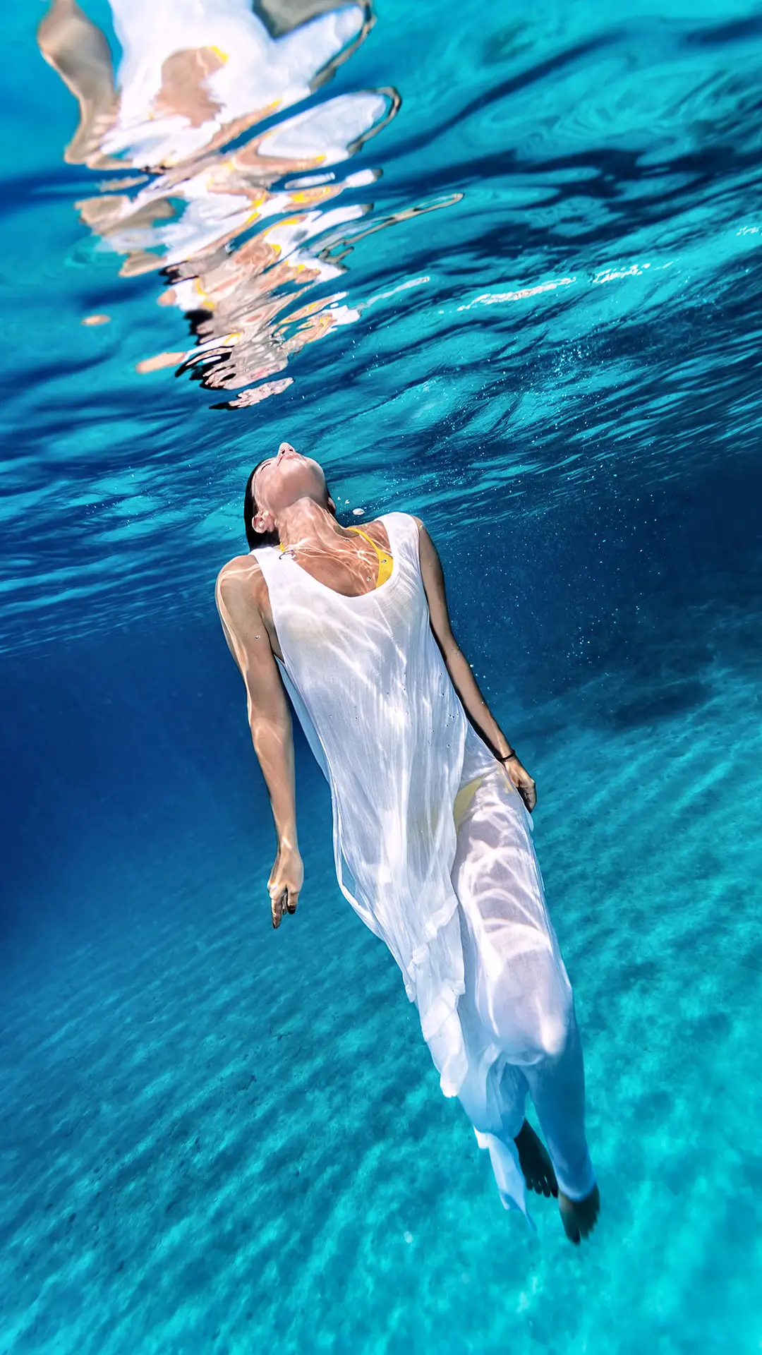 夏日泳池-拍信图库